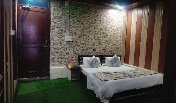 Hotel Nirbana Heights | Standard Room 